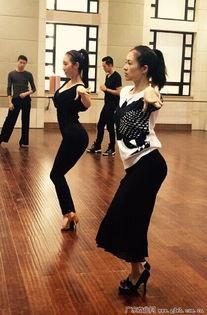 练舞的图片,捕捉练舞者的优雅与汗水